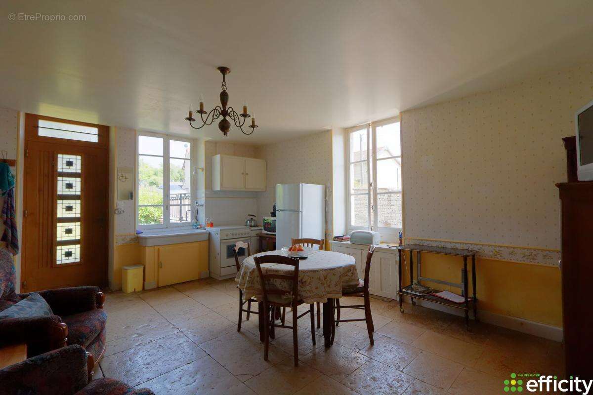 Maison à VILLEDIEU