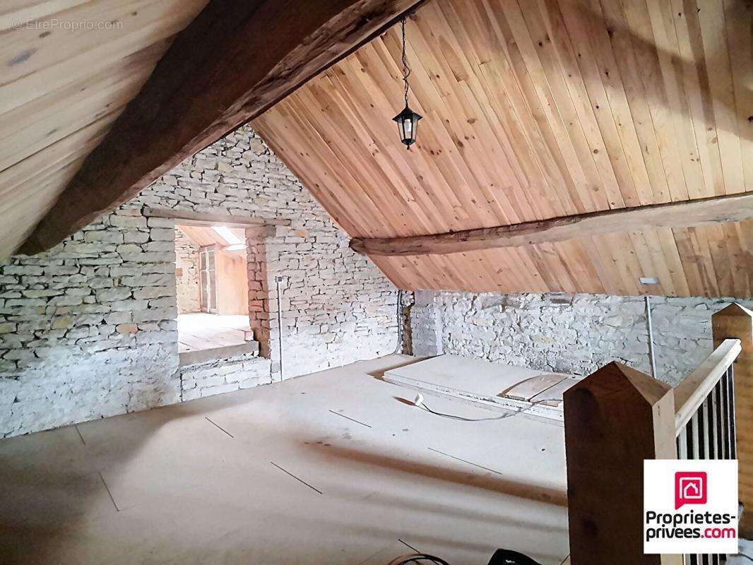 Maison en pierre  Courchaton 5 pièces 138 m2 + dépendance 90 m2 - photo 6