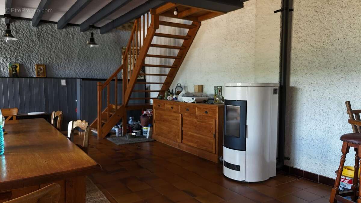 Maison 150 m² à Bellenaves  - photo 7