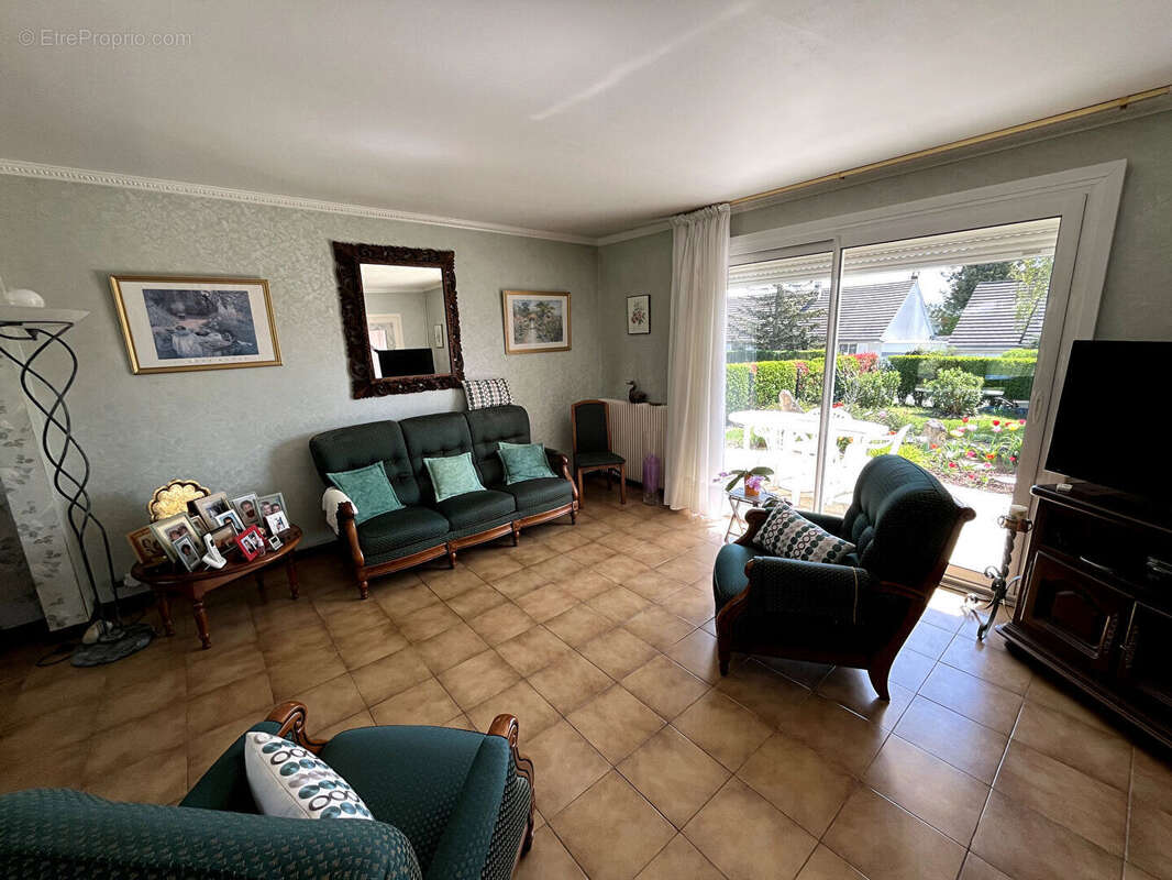 Maison à OINVILLE-SUR-MONTCIENT