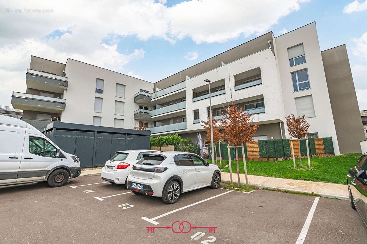 Appartement à BEZANNES