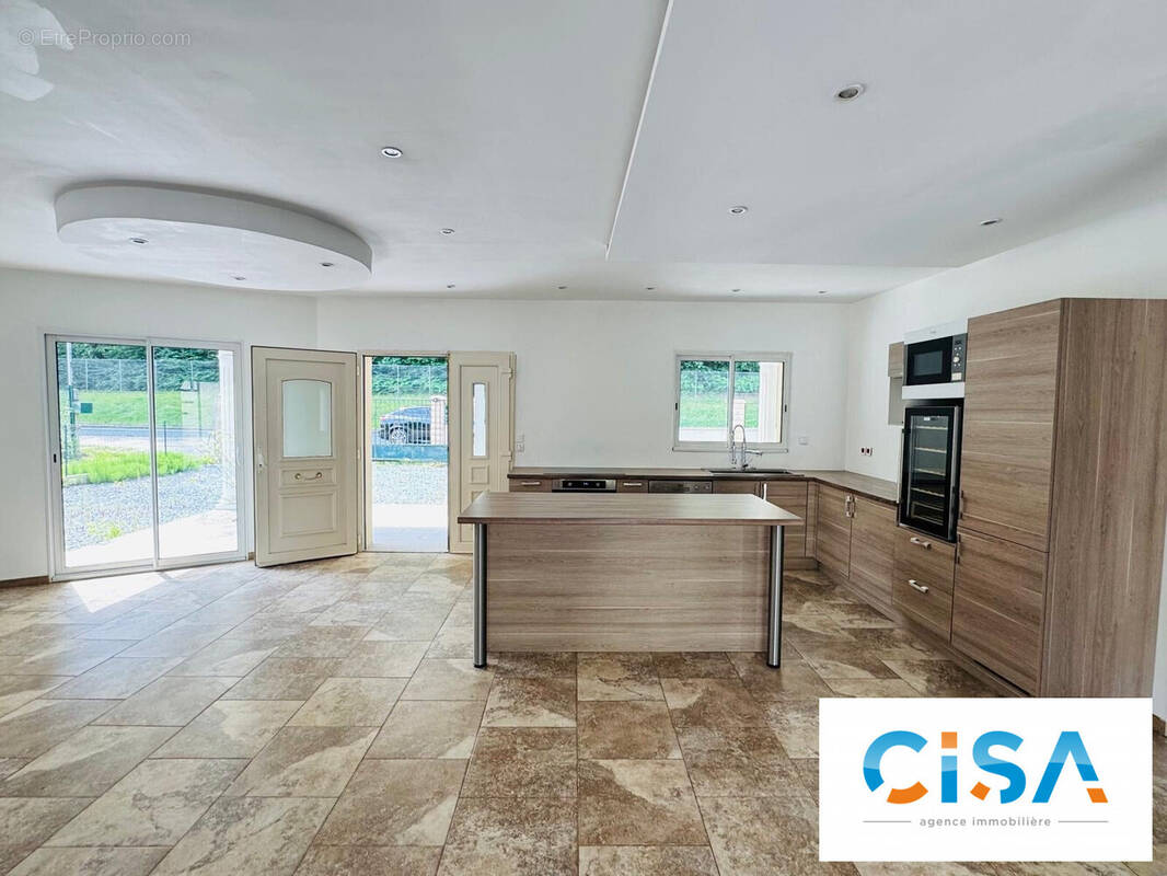 Maison à VERNEUIL-EN-HALATTE