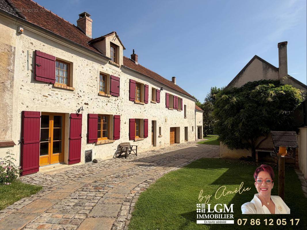 Maison à DOMPTIN