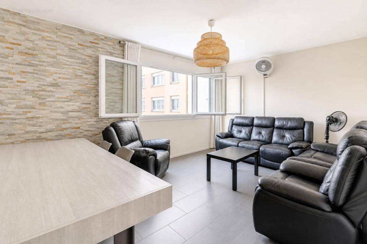 Appartement à SAINT-GRATIEN