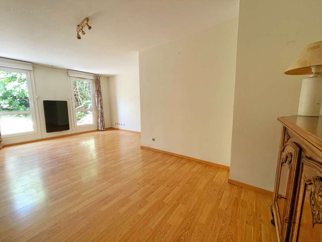 Appartement à SAINT-GENIS-LAVAL
