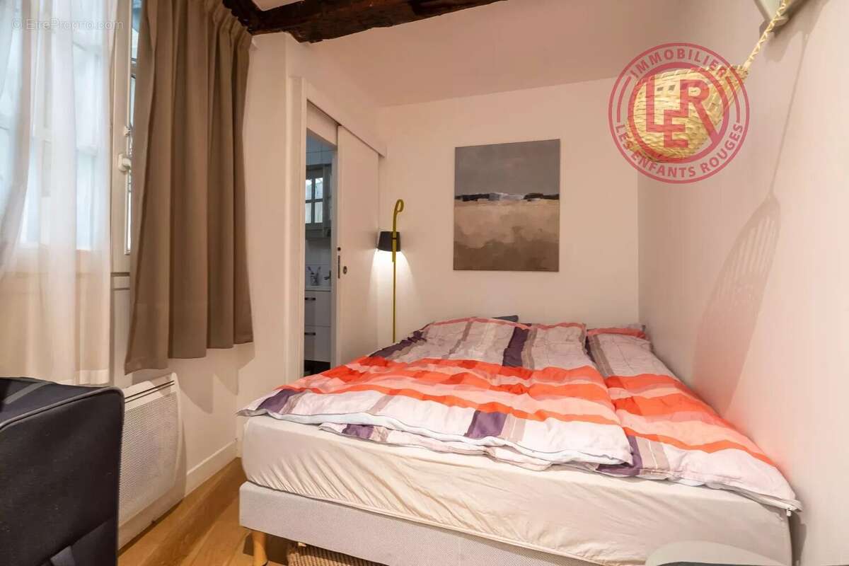 Appartement à PARIS-3E