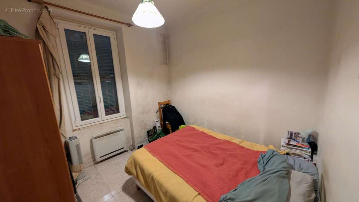 Appartement à CONTES