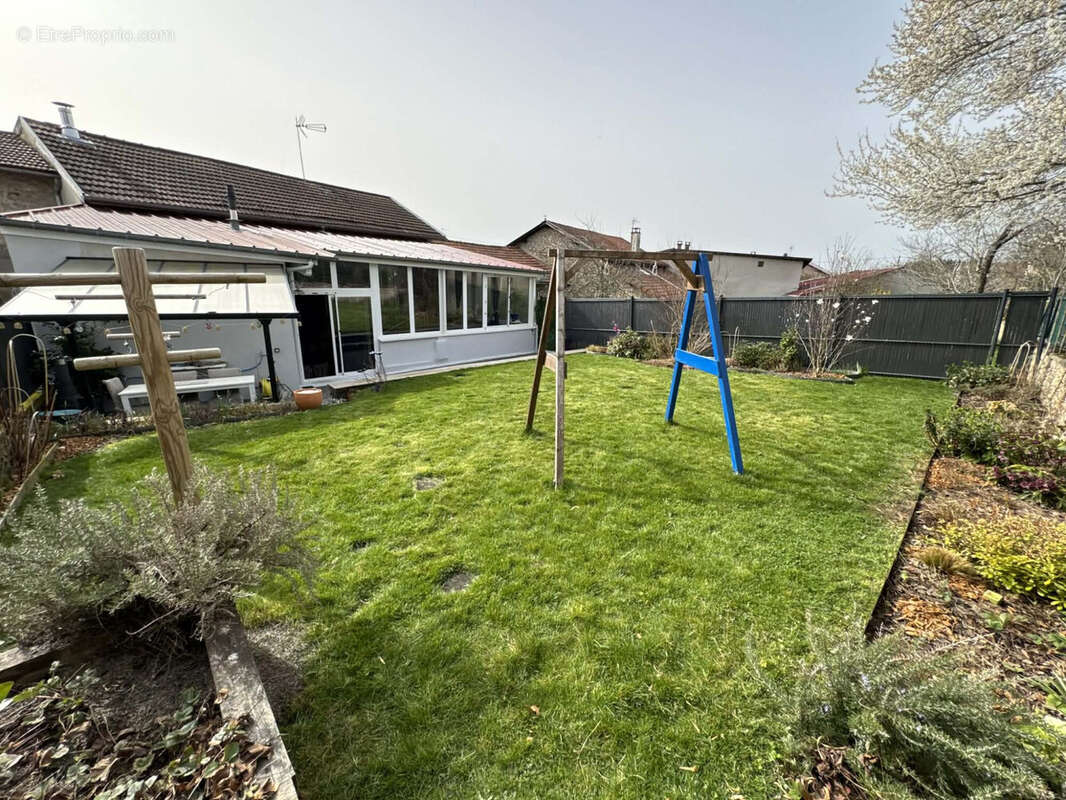 Maison 173 m² à Celles-Sur-Durolle  - photo 8
