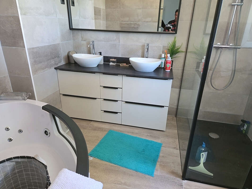 Maison à SOLLIES-VILLE