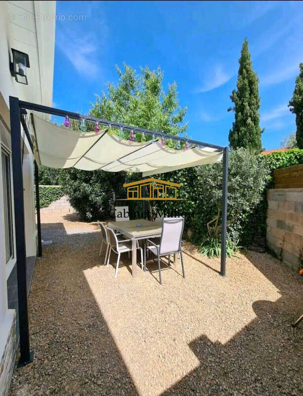 Maison à VIC-LA-GARDIOLE