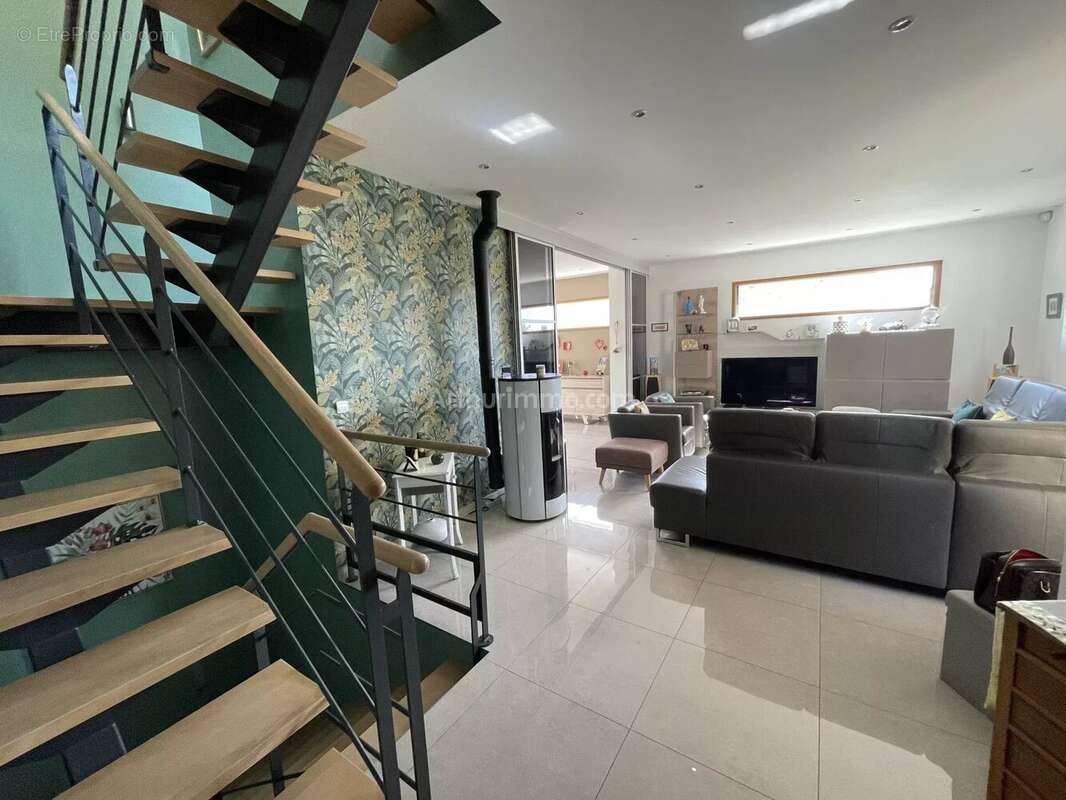 Maison à SOISY-SUR-SEINE