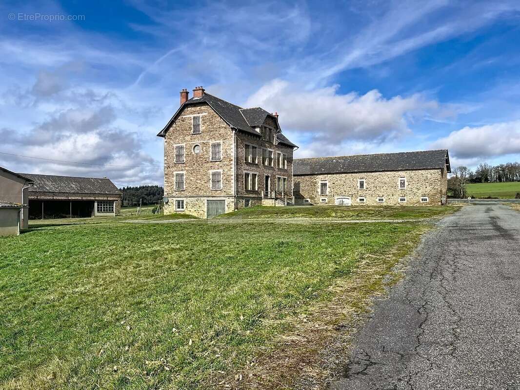 Maison à QUINS