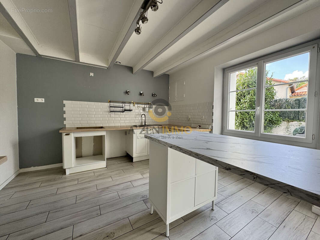 Maison à SECONDIGNY