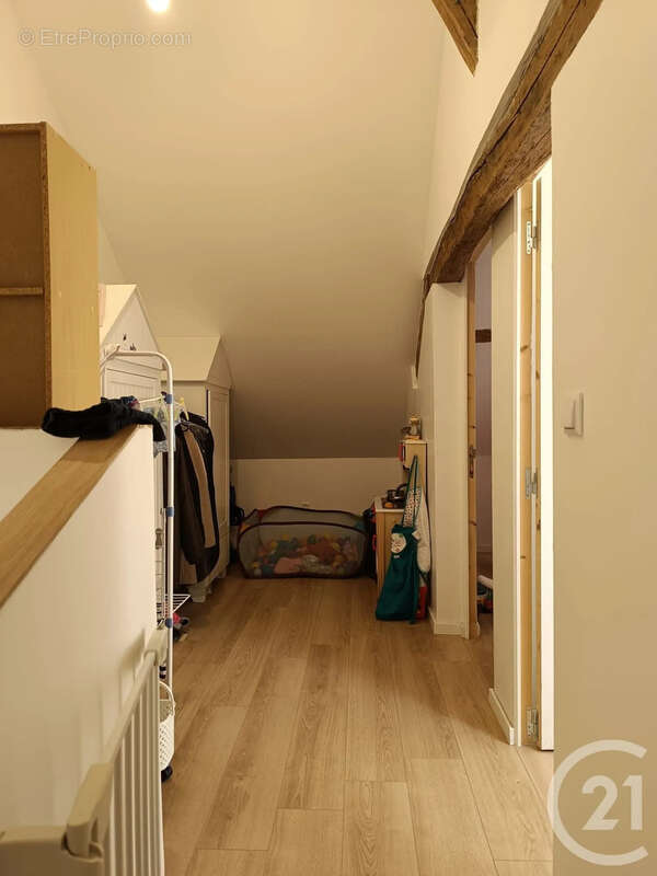 Maison 206 m² à Oissery  - photo 13