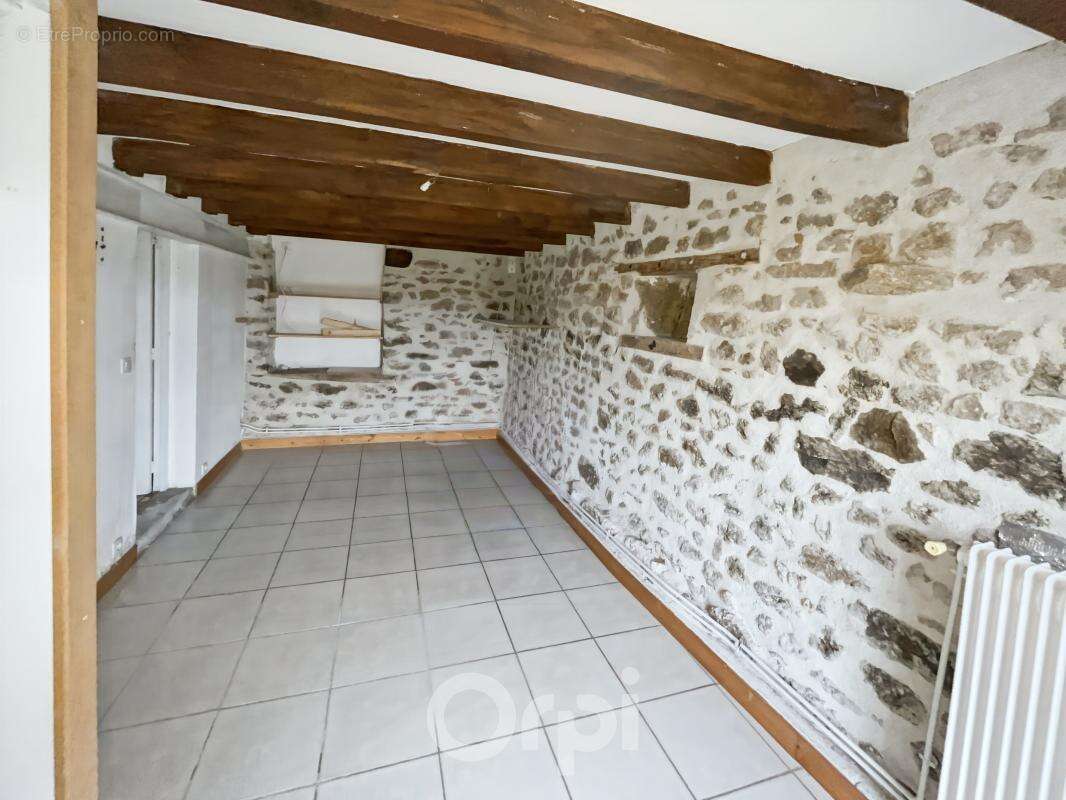 Maison à COMPREIGNAC
