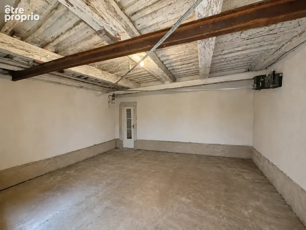 Propriété historique 312 m2 élevée sur caves voûtées, garage et plus de 1 000 m2 de terrain - photo 27
