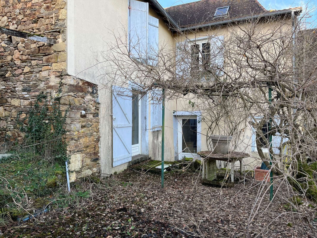 Maison à SARRAZAC