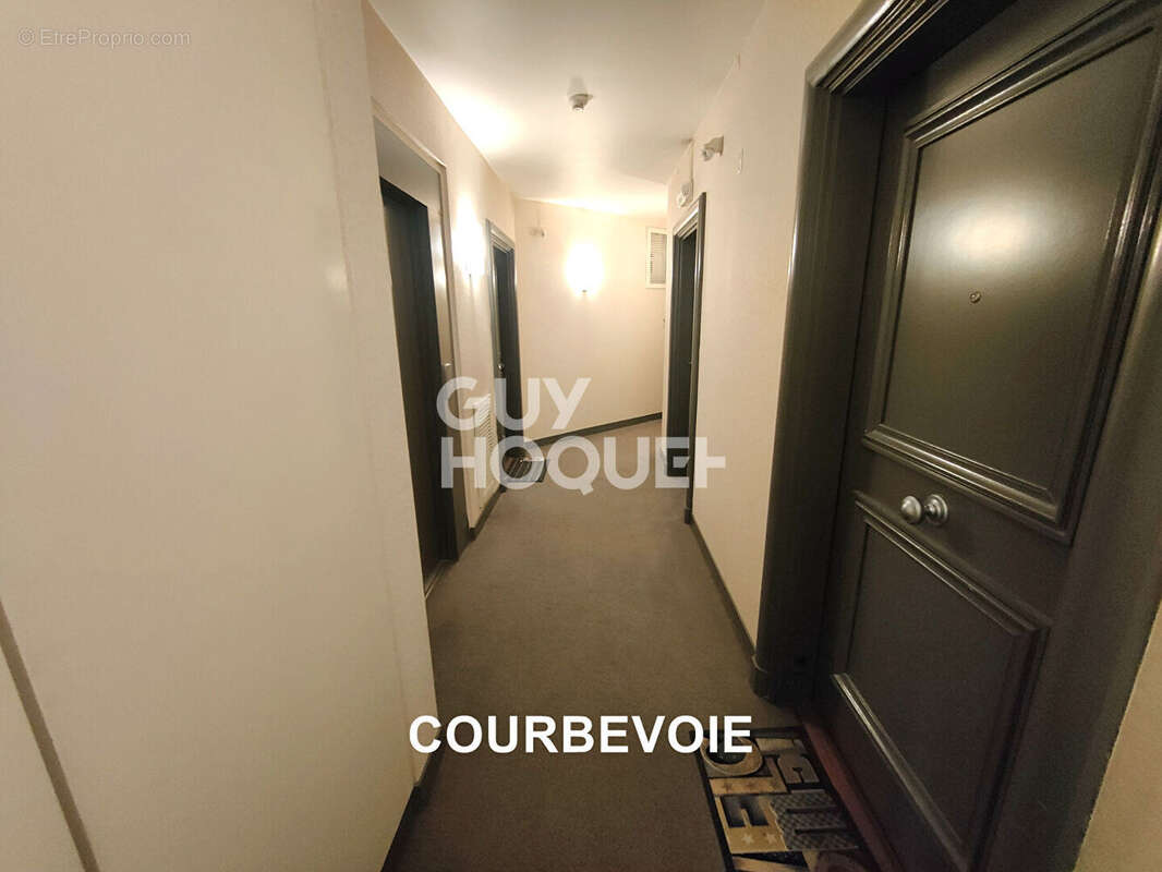 Appartement à LA GARENNE-COLOMBES