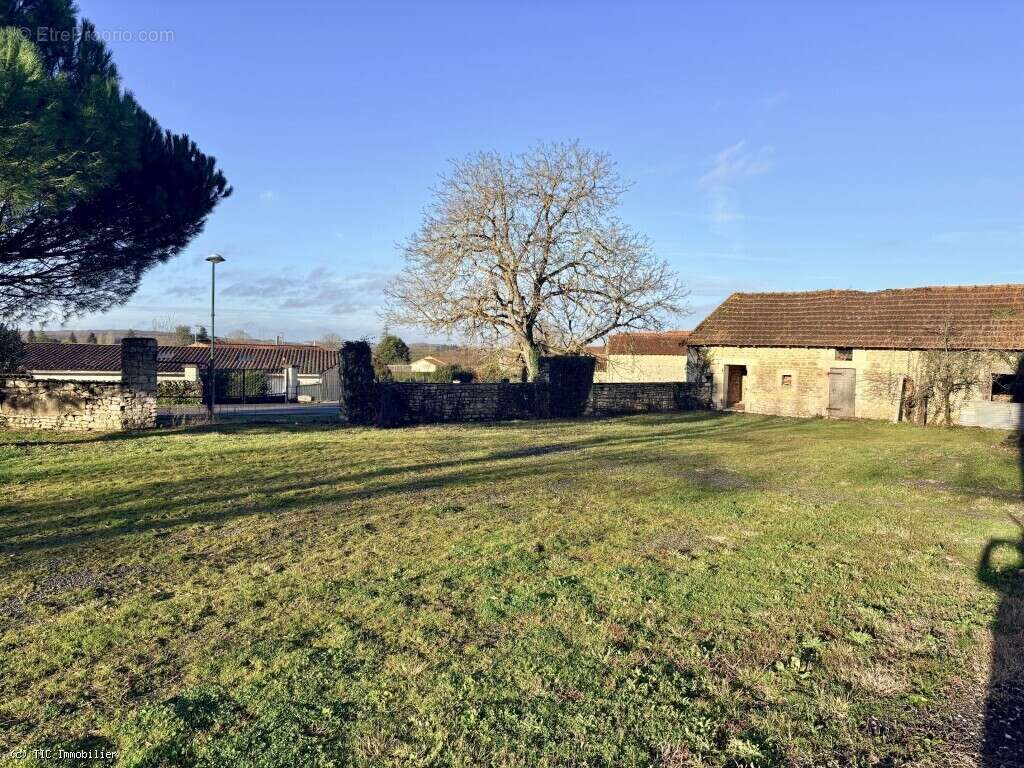 Maison à VERTEUIL-SUR-CHARENTE