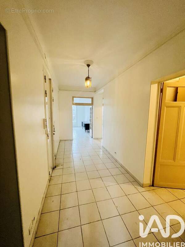 Appartement 93 m² à Marseille-8e  - photo 9