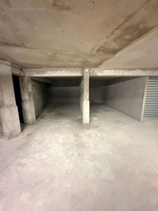 Parking à MARSEILLE-10E