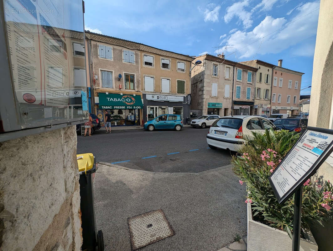 Vente ou location - Fond de commerce créperie  - Centre ville de SAINT-PERAY - photo 7