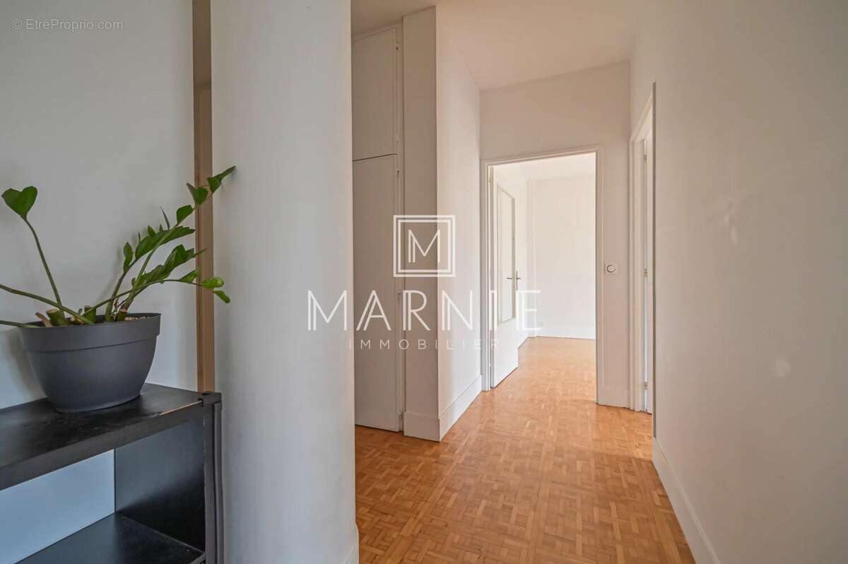 Appartement à PARIS-15E