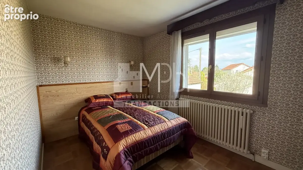 Maison 129 m² à Peronnas  - photo 9