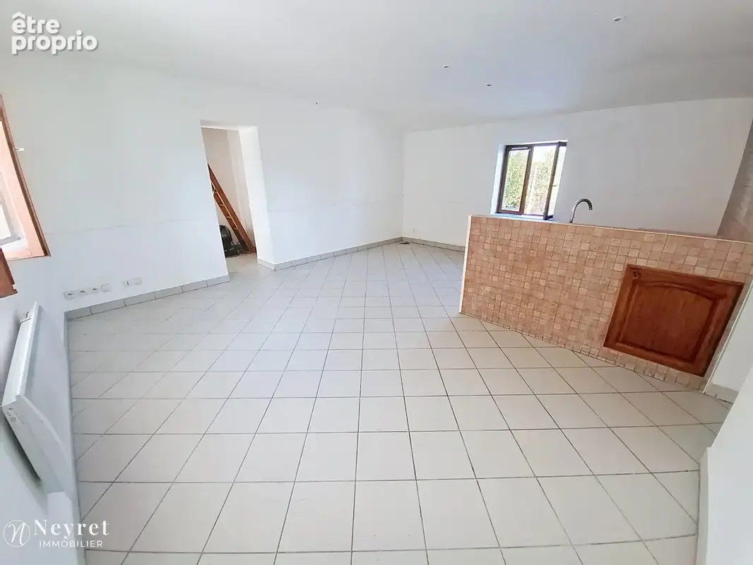 Opportunité à saisir,: T3 de 62m2 avec terrasse et rangement dans combles  dans une maison de village - photo 4