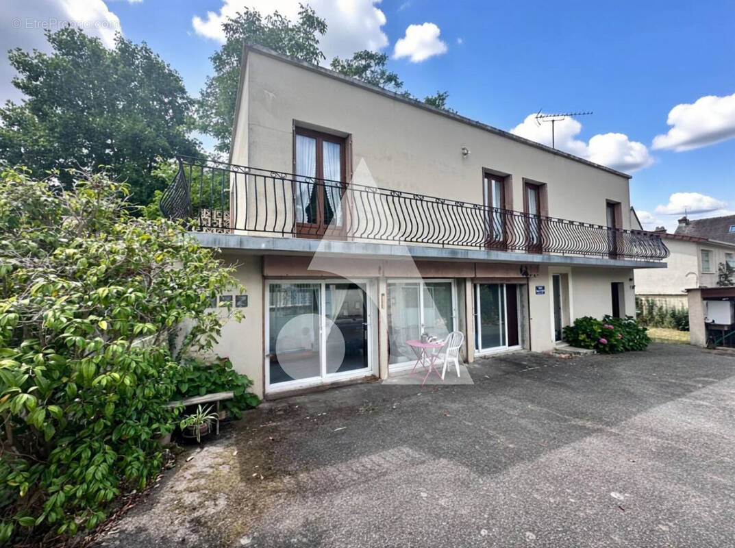 Maison à BOURAY-SUR-JUINE