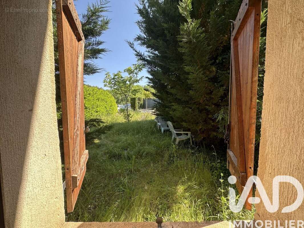 Maison 190 m² à Saint-Leon-Sur-Vezere  - photo 2
