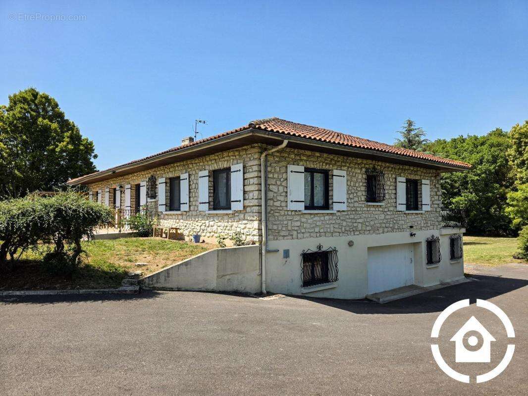 ? Maison familiale sur sous-sol - 4 chambres + studio - T - photo 17