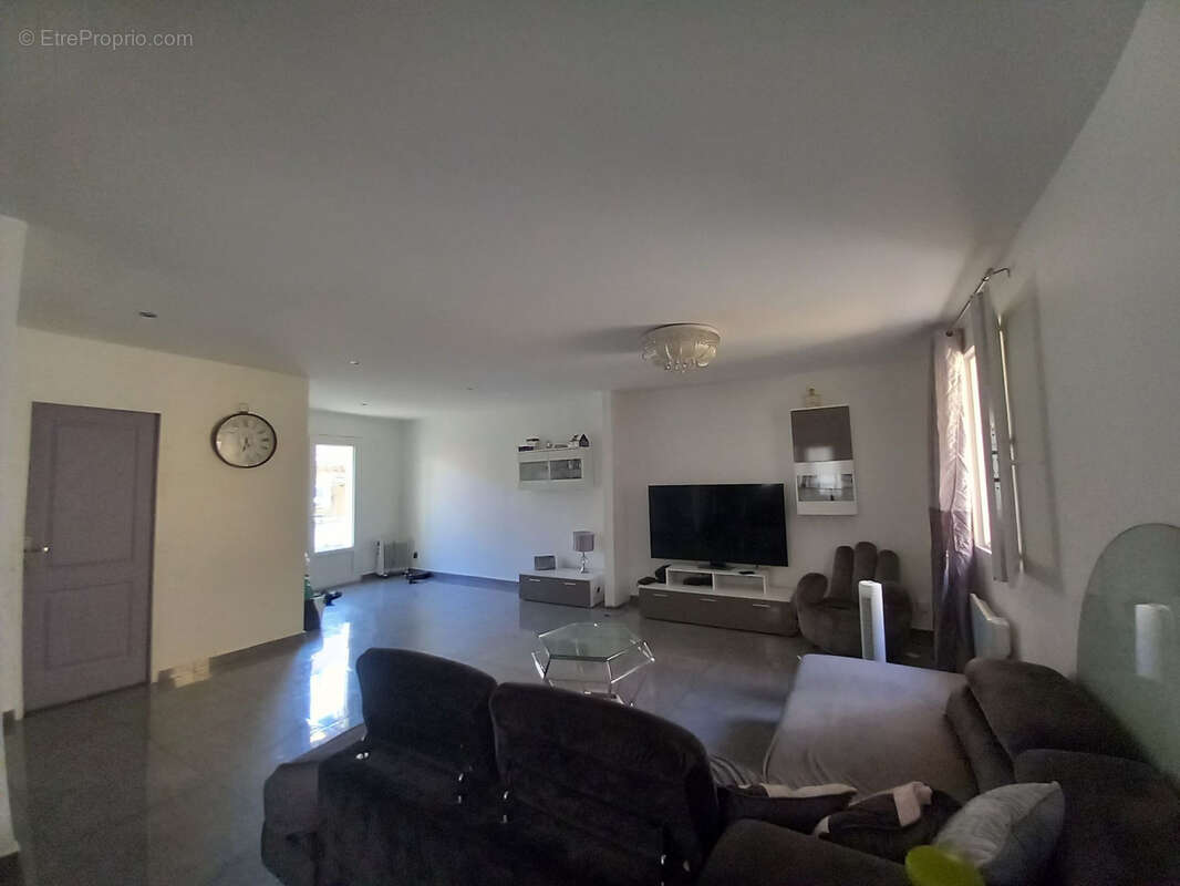 Appartement à MARSEILLE-16E