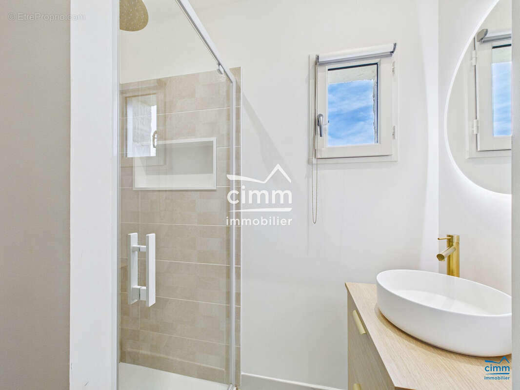 Maison à LONGUE-JUMELLES