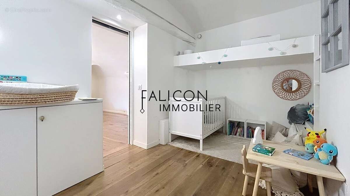 Appartement à FALICON