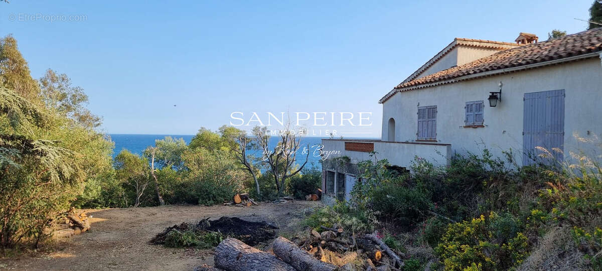 Maison à LES ISSAMBRES