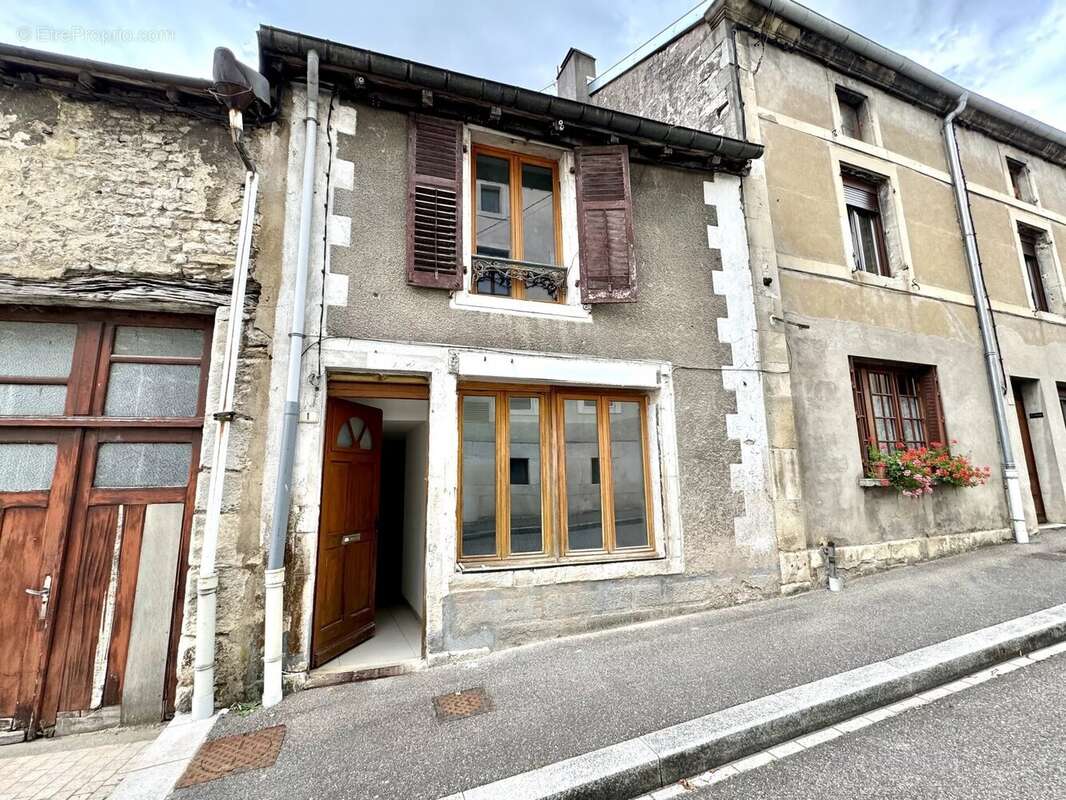 Appartement à GONDRECOURT-LE-CHATEAU