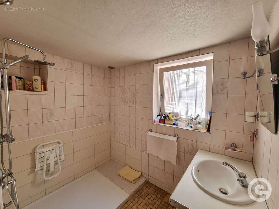 Maison 7 pièces de 126m2 habitables avec jardin à Châtel-Censoir - photo 9