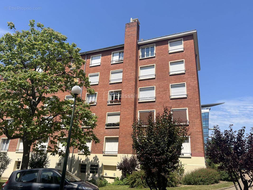 Appartement à LA GARENNE-COLOMBES