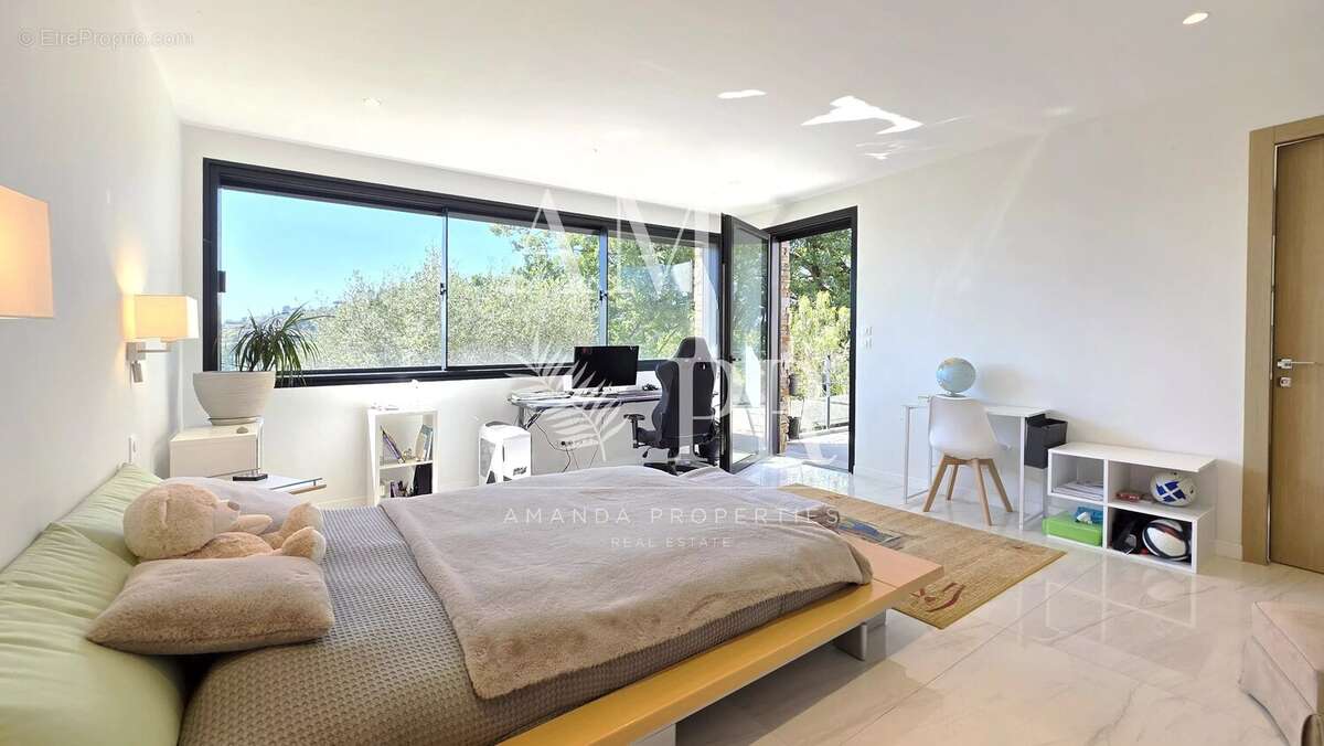 Maison à MOUGINS