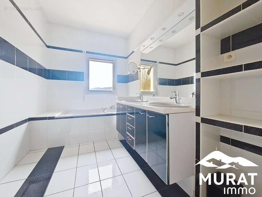 Maison 250 m² à Royat  - photo 7
