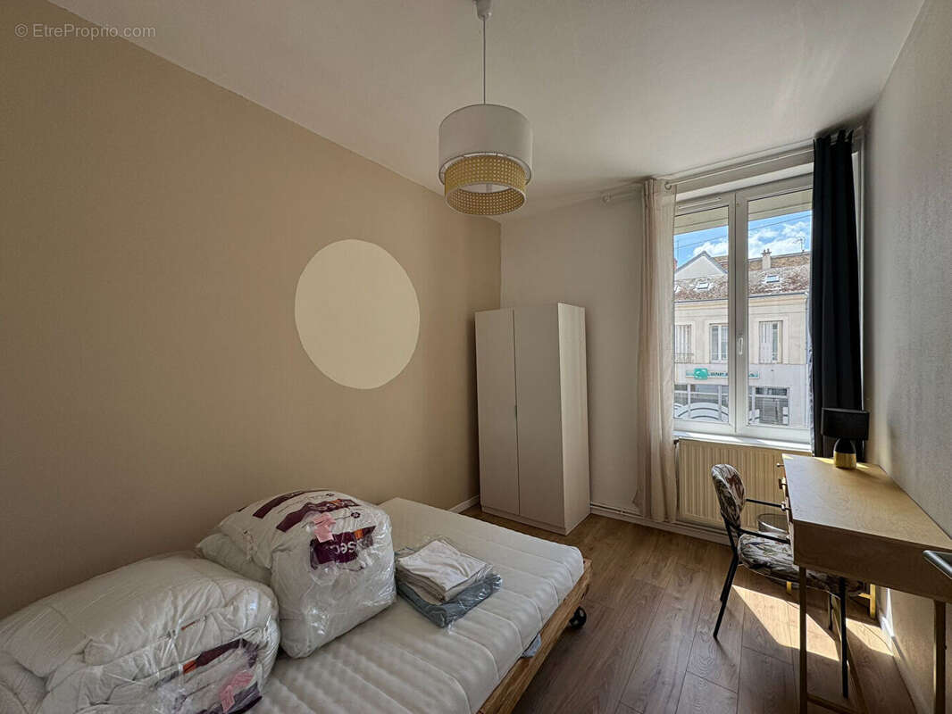 Appartement type 5 - 83.50 m² - secteur av de laon - photo 8