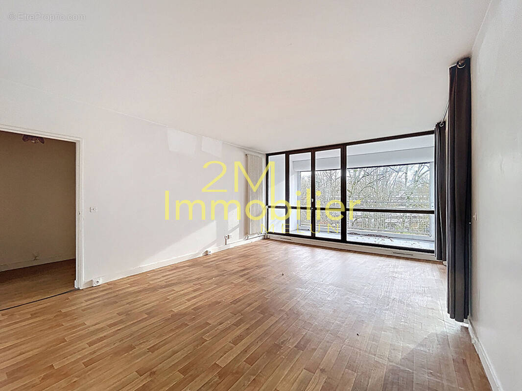 Appartement à VAUX-LE-PENIL