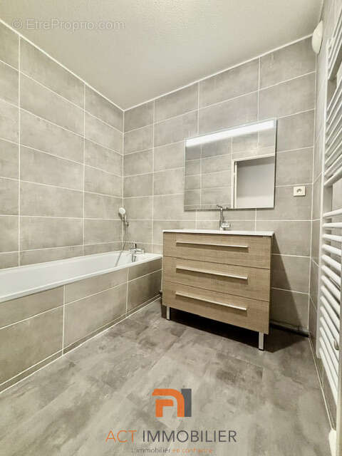 Appartement à L'ARBRESLE