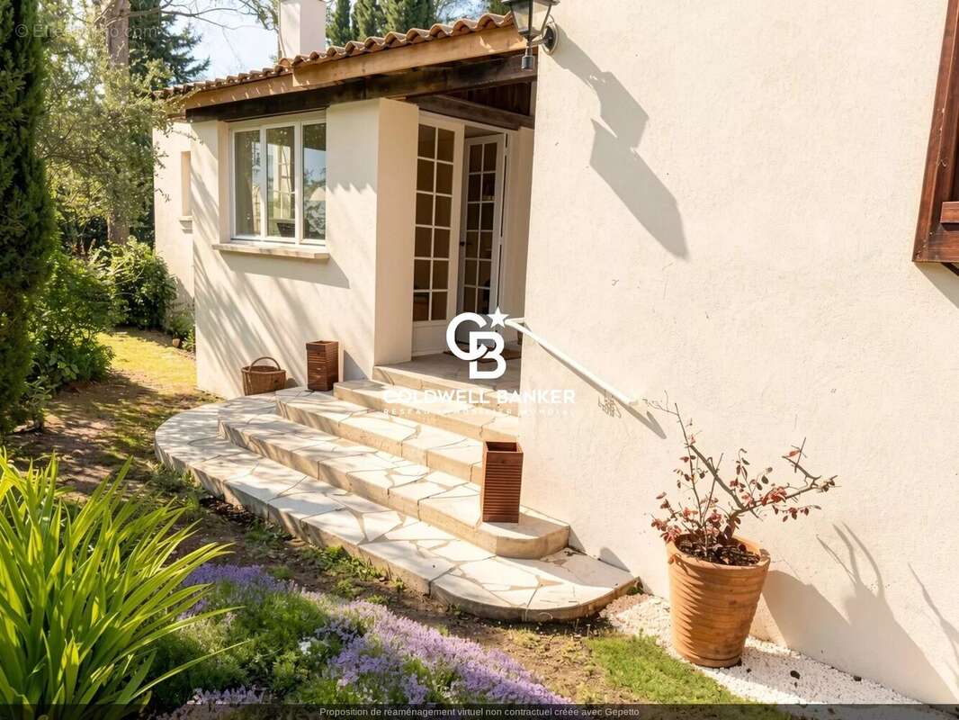 Maison à BAGNOLS-EN-FORET