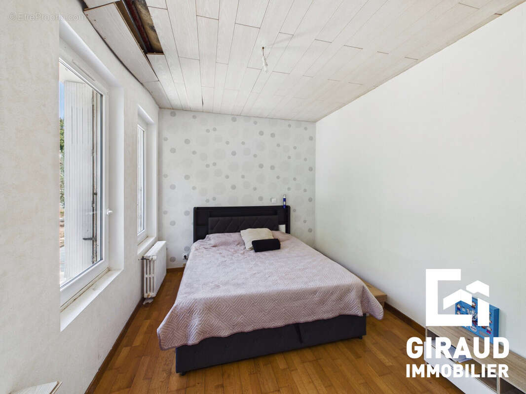 Maison 192 m² à Fontenay-Le-Comte  - photo 5
