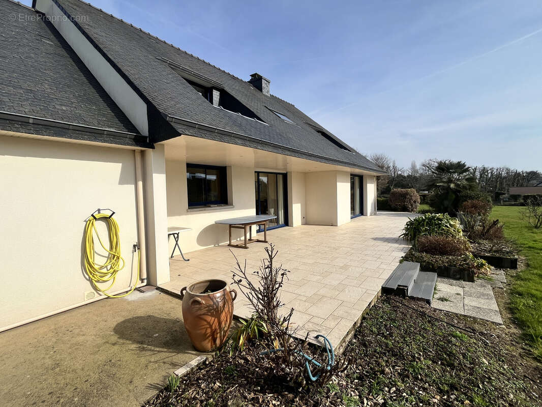 Maison à SURZUR