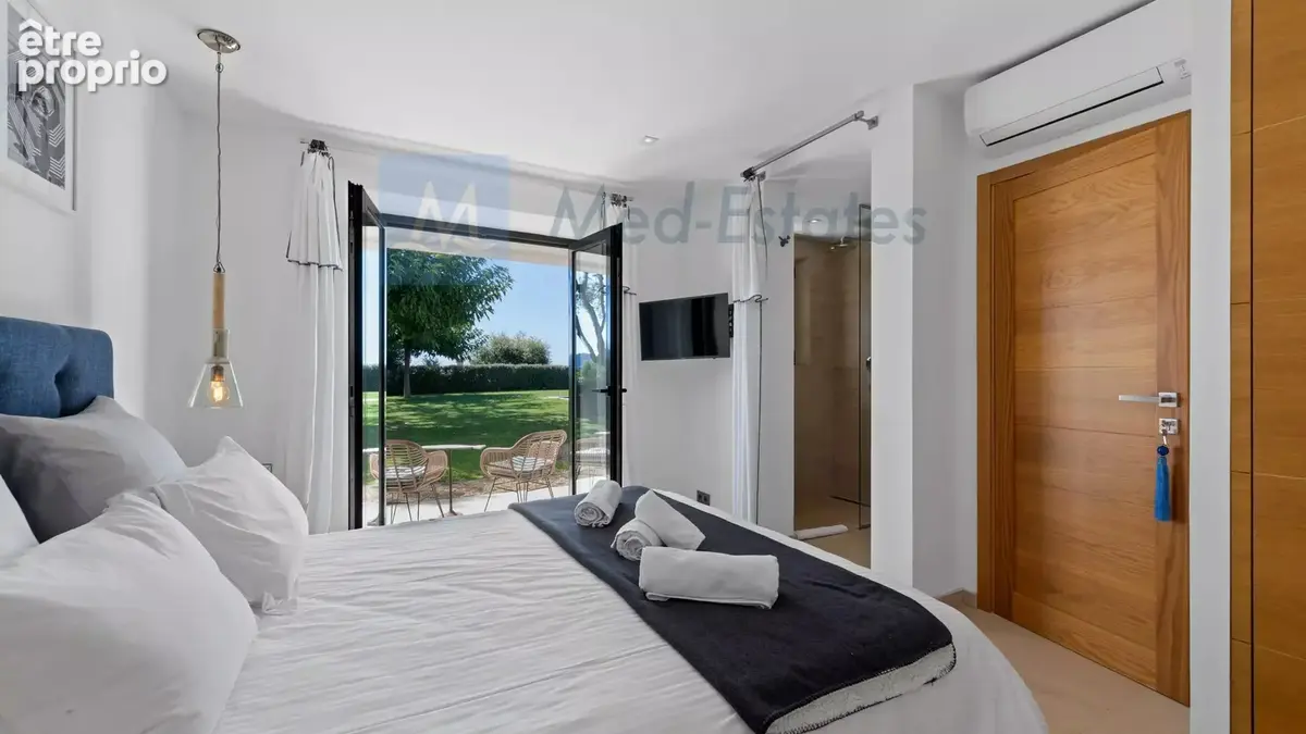 La Croix-Valmer  Villa avec une belle vue mer et de vastes espaces de vie - photo 12