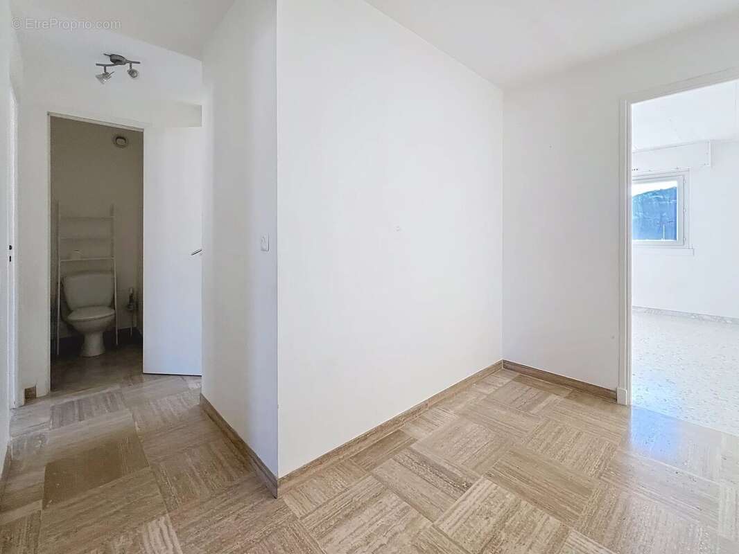 Appartement à SAINT-MARTIN-DU-VAR