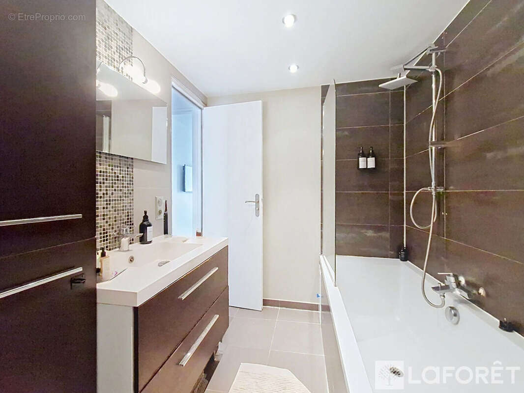 Appartement à PARIS-2E